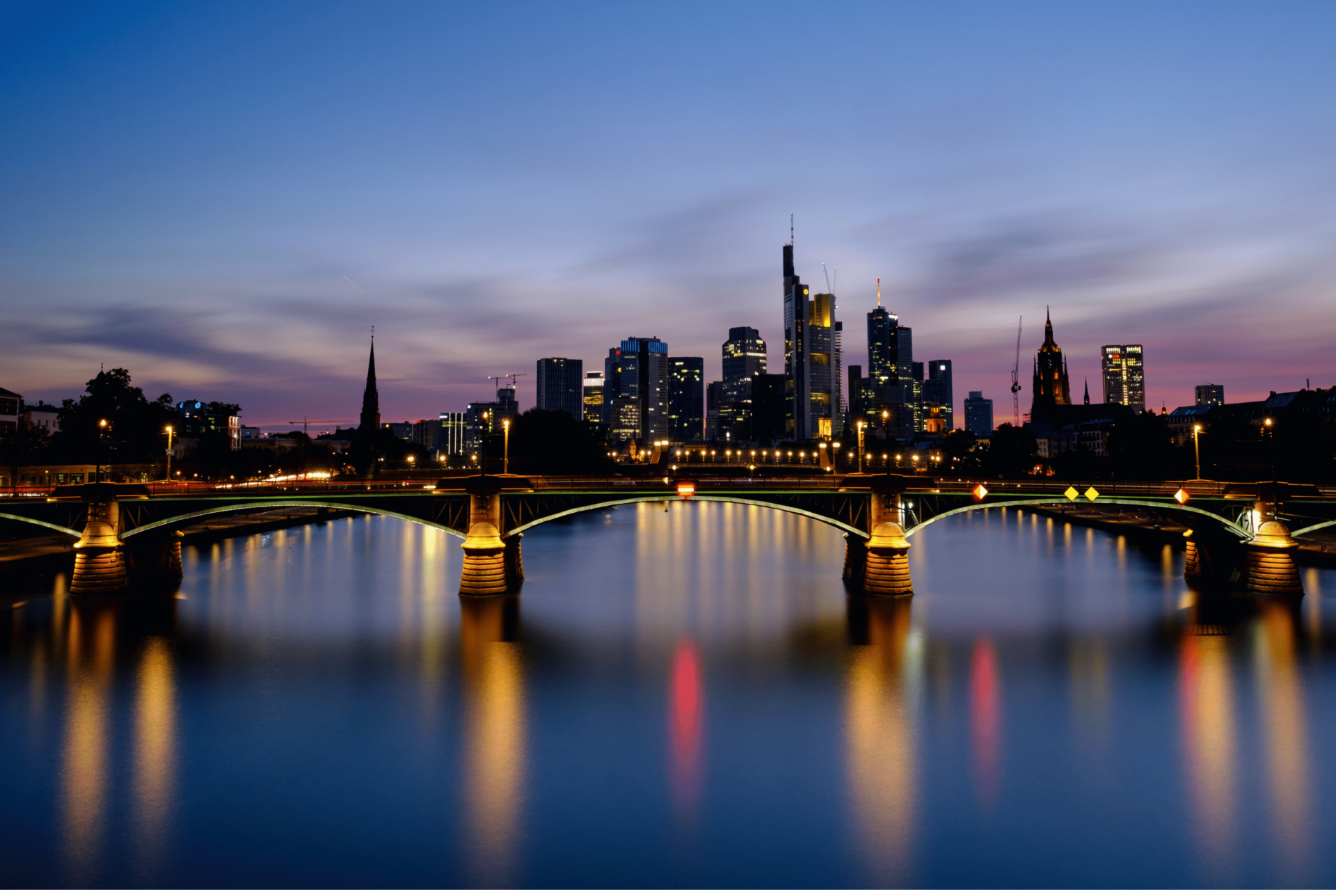Flösserbrücke Frankfurt bei Nacht