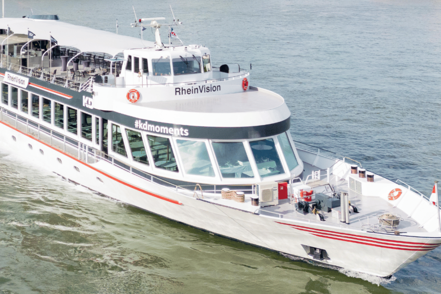 MS RheinVision in Fahrt vor Köln
