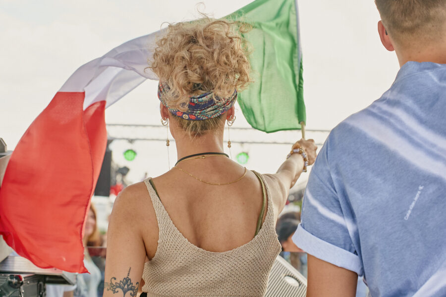 The Djane flies an Italian flag