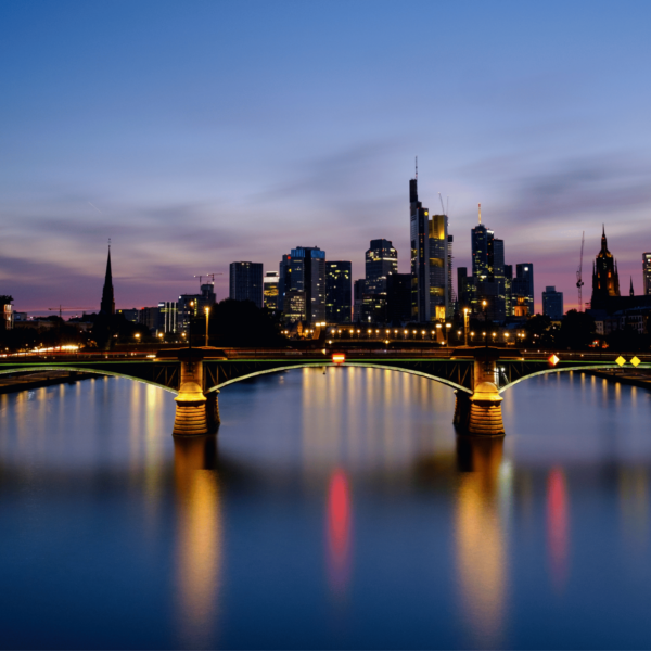 Flösserbrücke Frankfurt bei Nacht