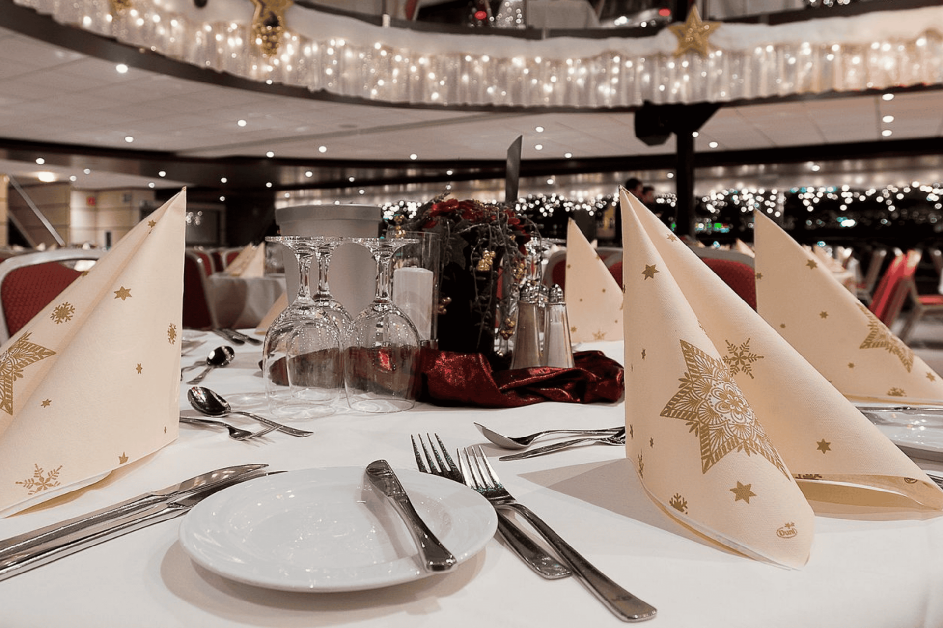 KD Advent brunch Cologne, festively decorated tables