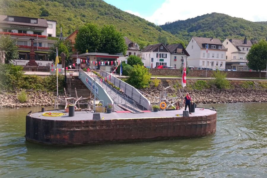Ticket Office und Landebrückenanlage der KD in Kamp-Bornhofen